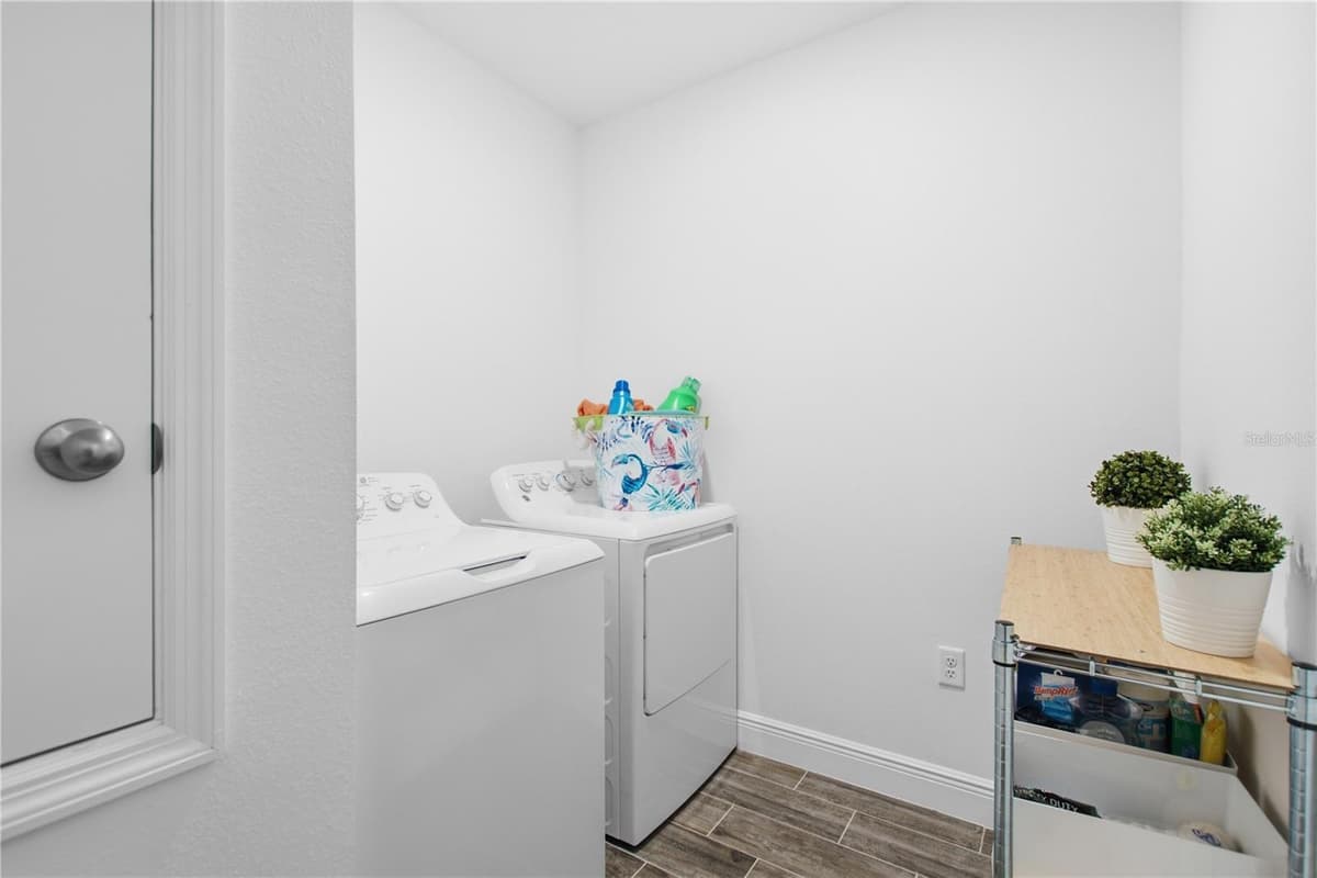 1111 OAK BLUFF DRIVE — photo 43 of 69