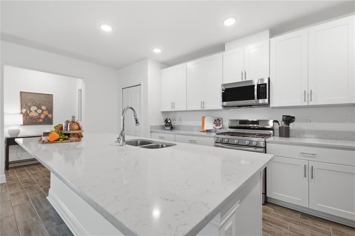 1111 OAK BLUFF DRIVE — photo 9 of 69