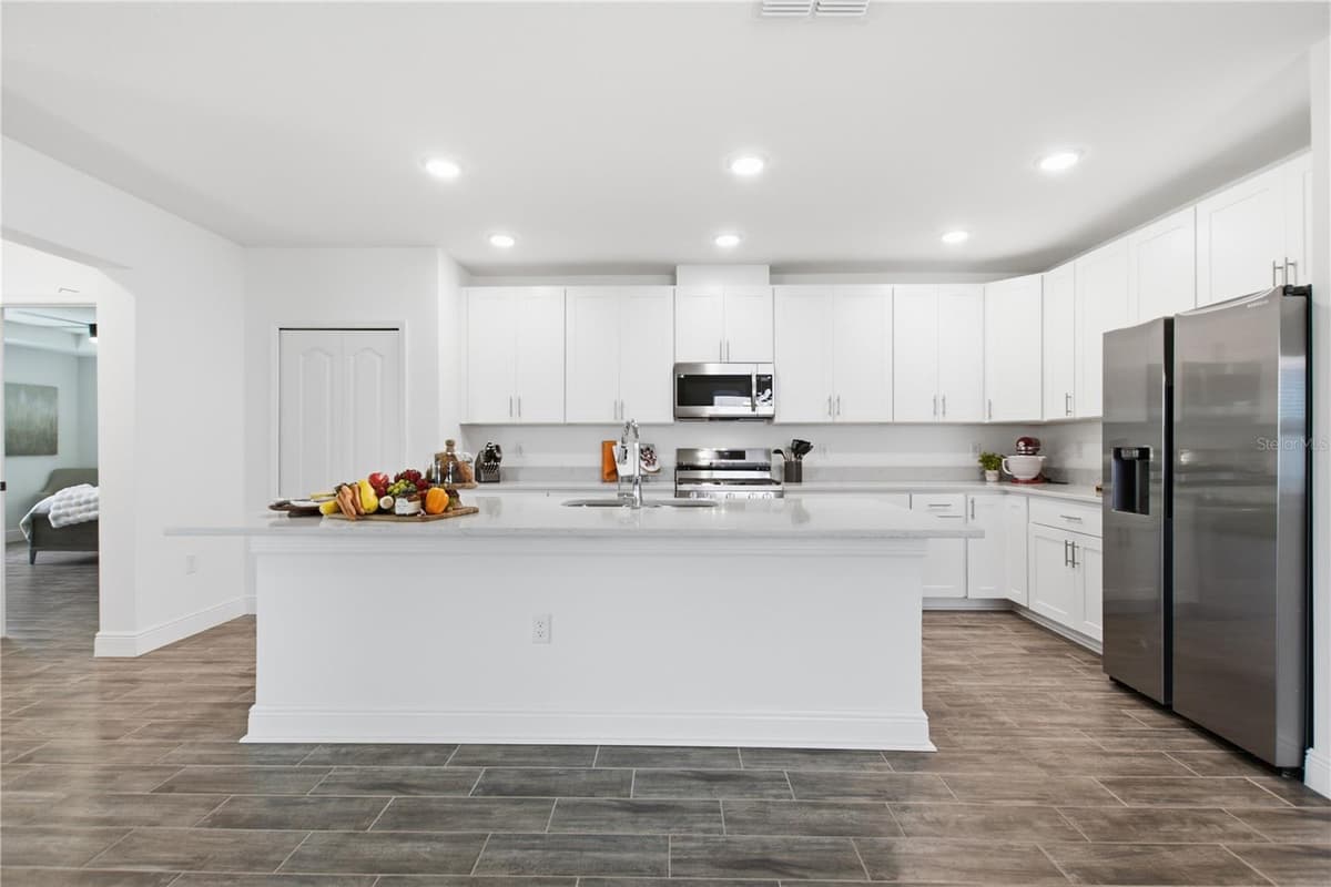 1111 OAK BLUFF DRIVE — photo 13 of 69