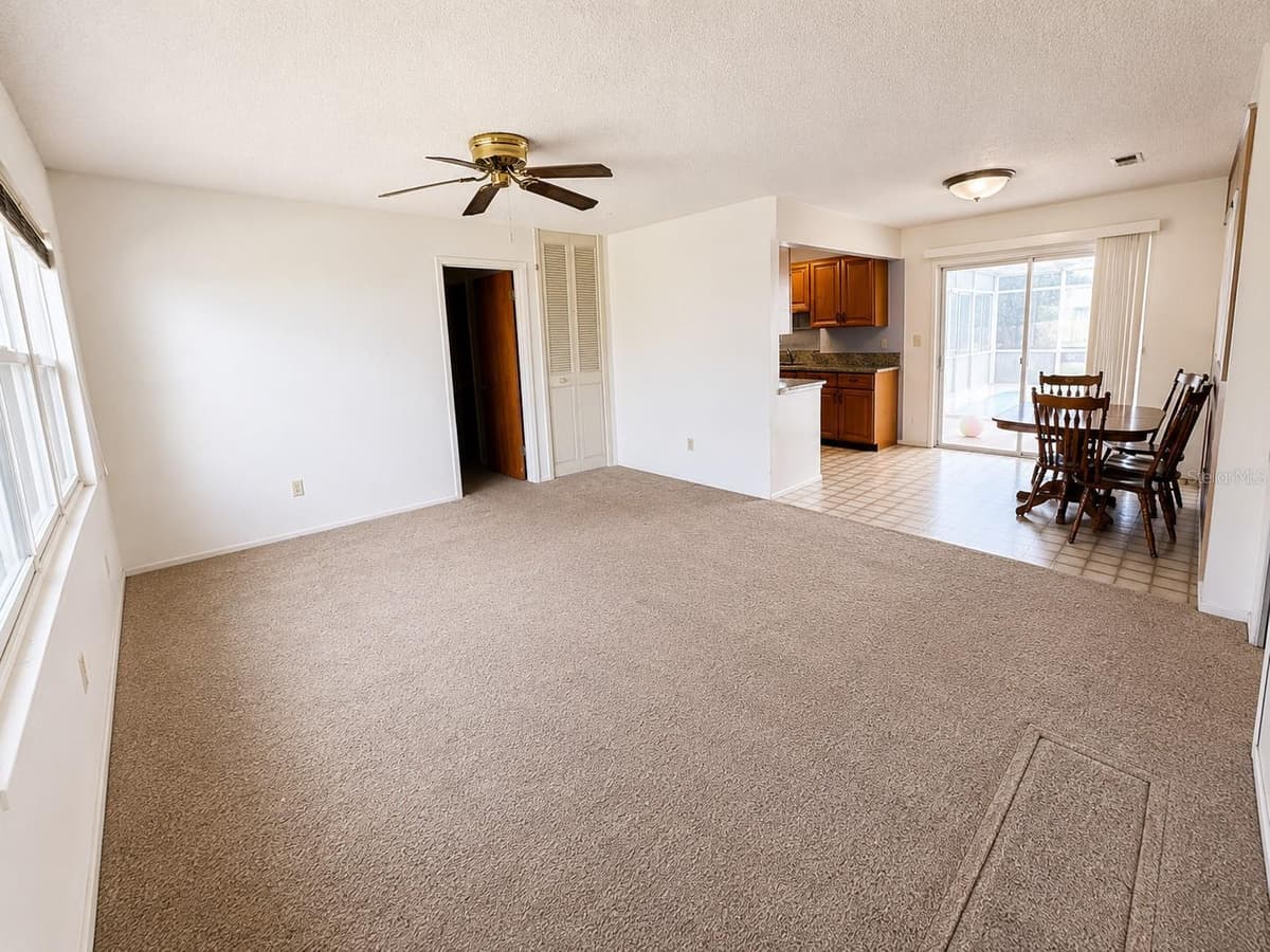 539 IMPERIAL AVENUE — photo 4 of 11
