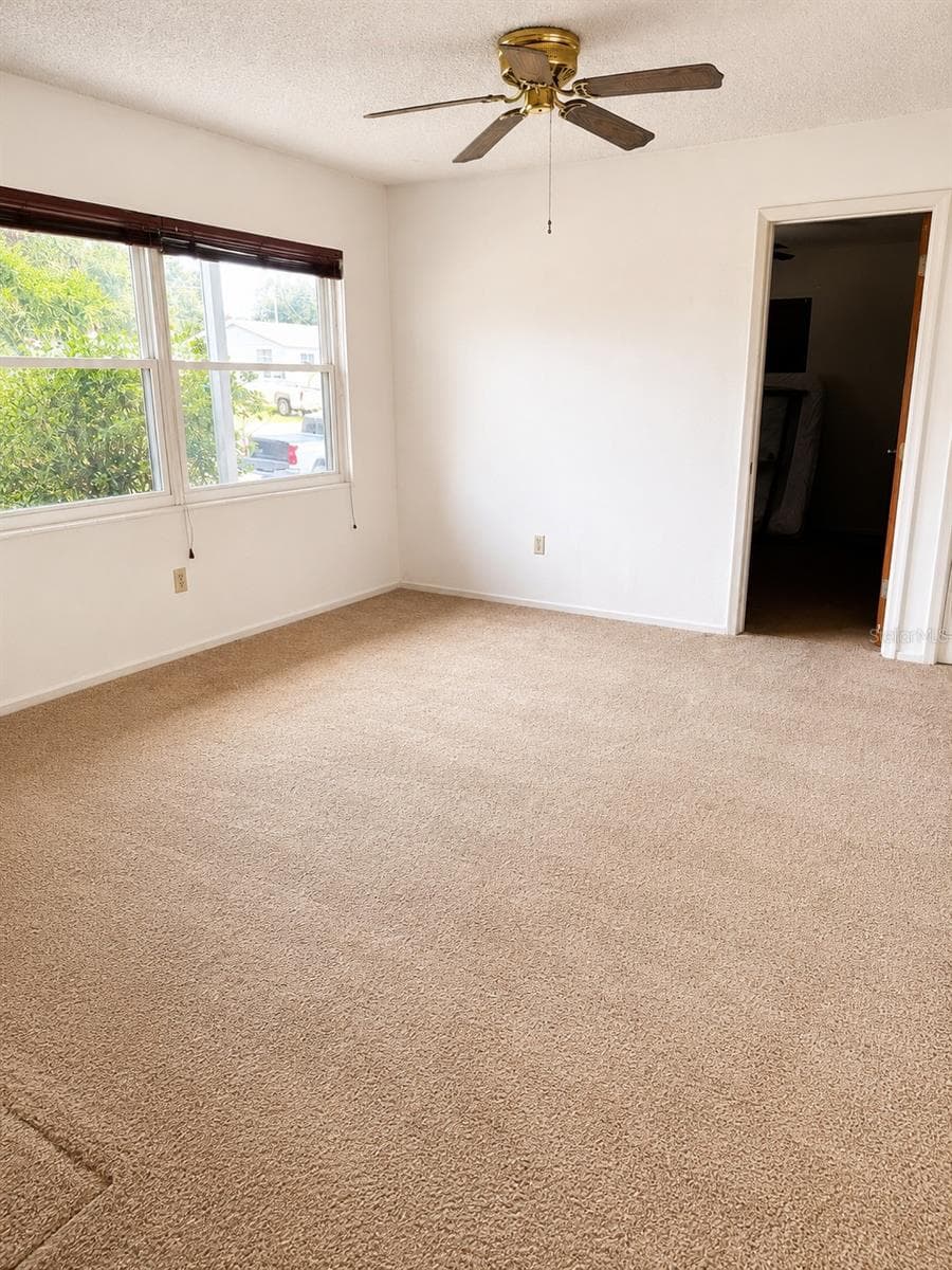 539 IMPERIAL AVENUE — photo 5 of 11