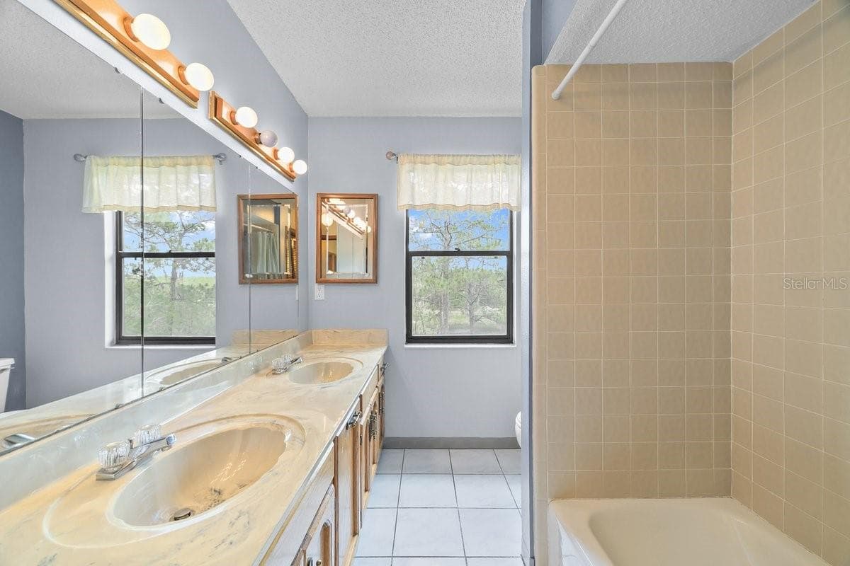 251 CUE LAKE DRIVE — photo 15 of 45