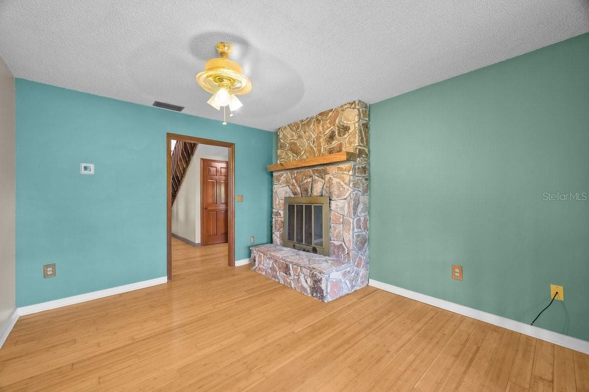 251 CUE LAKE DRIVE — photo 9 of 45