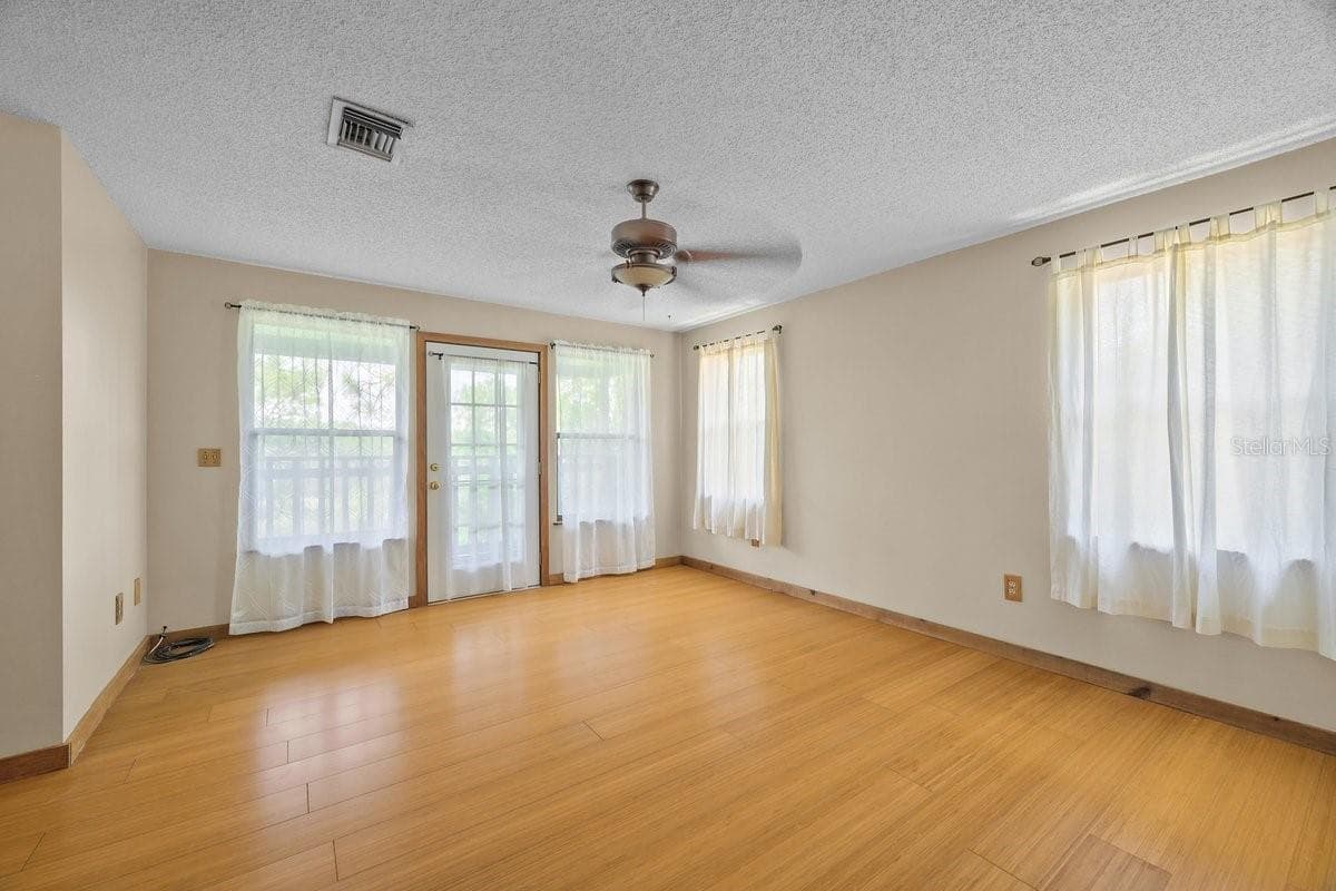 251 CUE LAKE DRIVE — photo 20 of 45