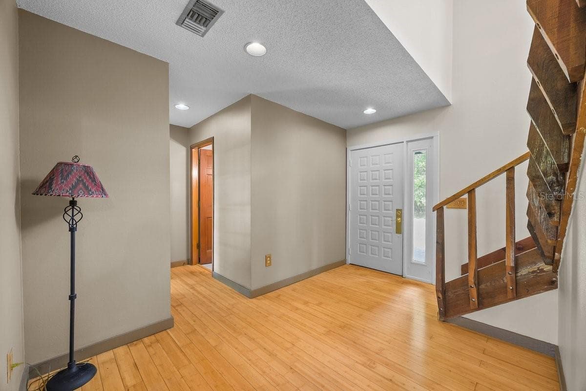 251 CUE LAKE DRIVE — photo 12 of 45