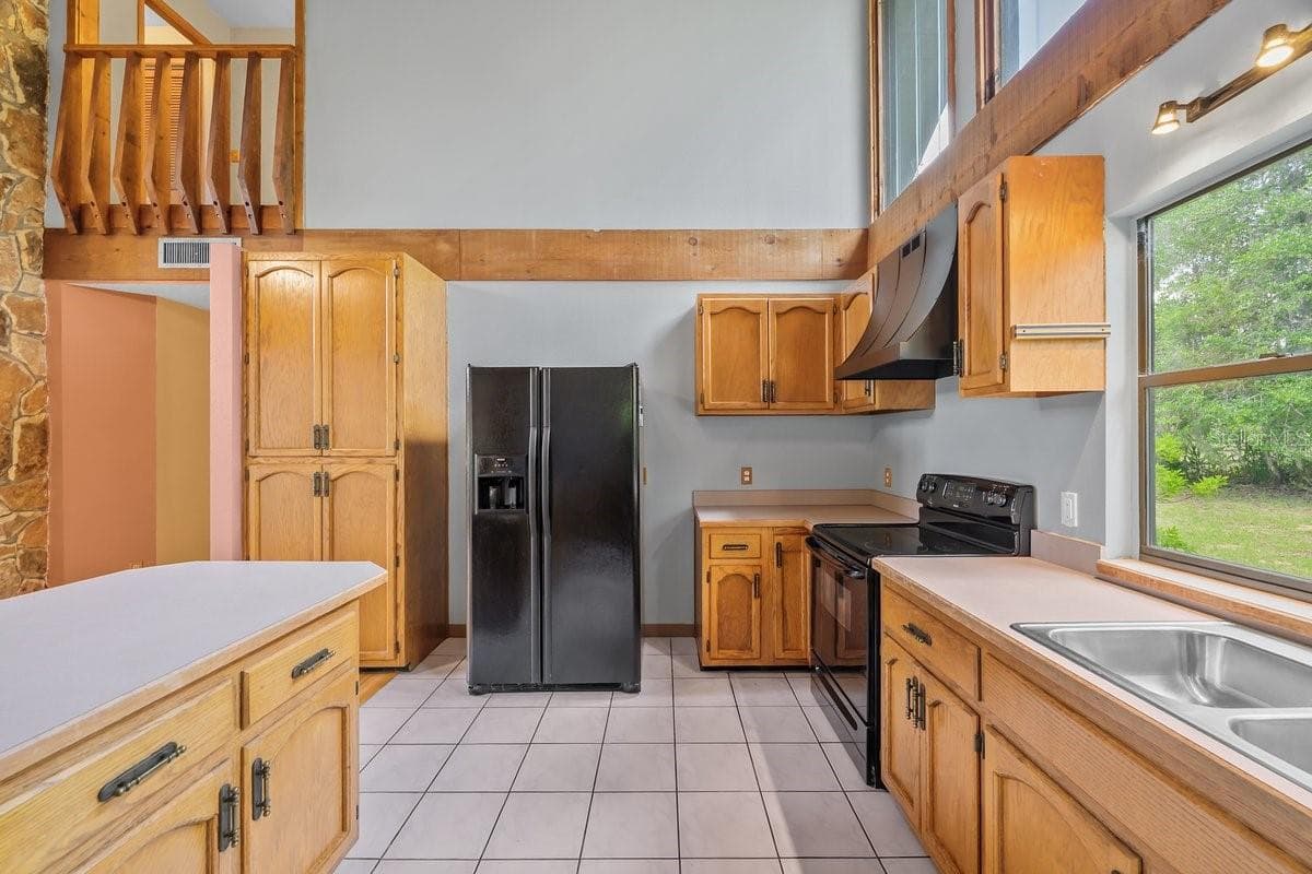 251 CUE LAKE DRIVE — photo 4 of 45
