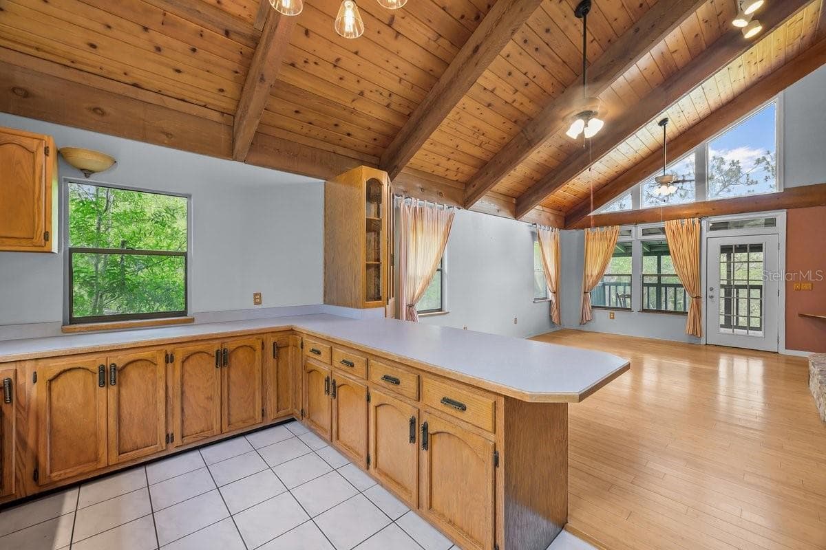 251 CUE LAKE DRIVE — photo 5 of 45