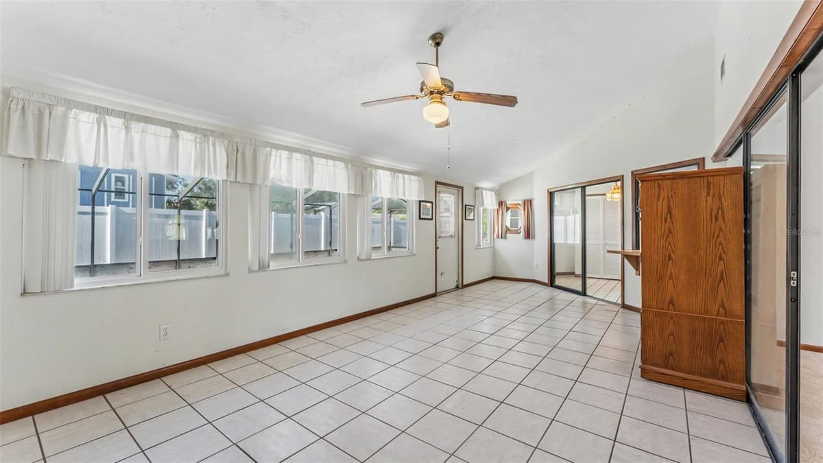 601 FIELDSTONE DRIVE — photo 17 of 50