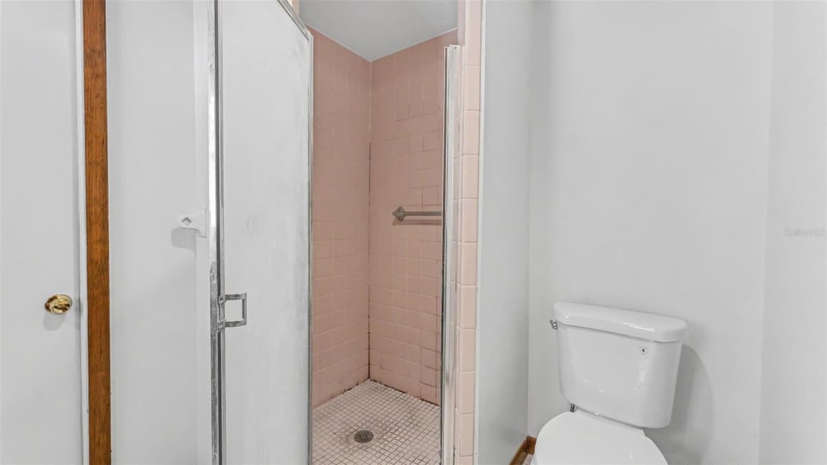 601 FIELDSTONE DRIVE — photo 33 of 50