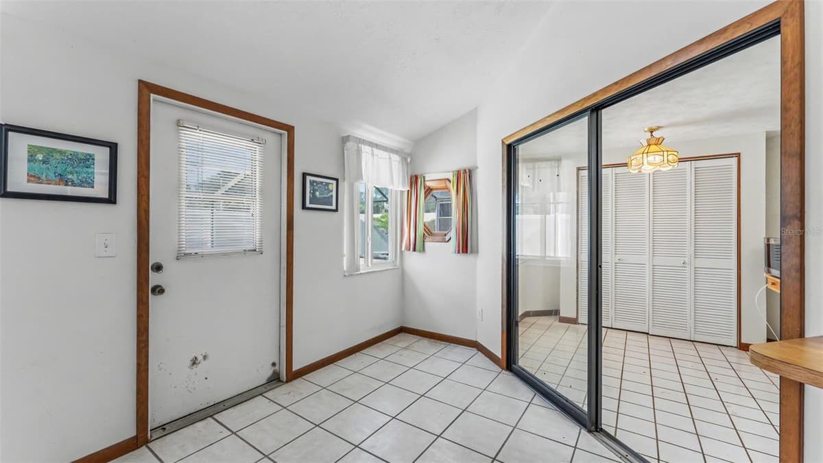601 FIELDSTONE DRIVE — photo 19 of 50