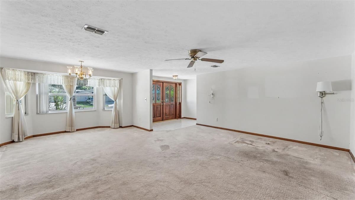 601 FIELDSTONE DRIVE — photo 13 of 50