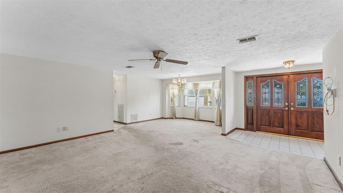 601 FIELDSTONE DRIVE — photo 12 of 50