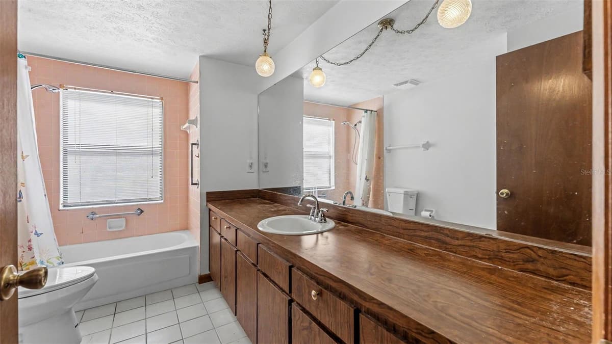 601 FIELDSTONE DRIVE — photo 37 of 50