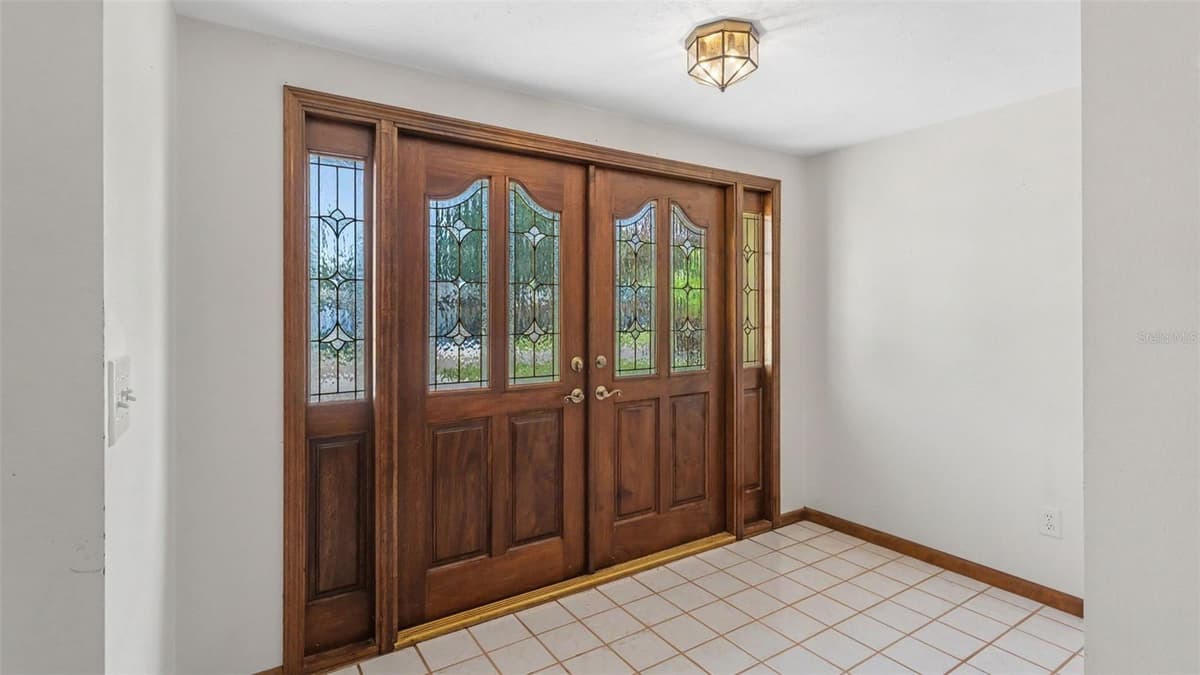 601 FIELDSTONE DRIVE — photo 10 of 50