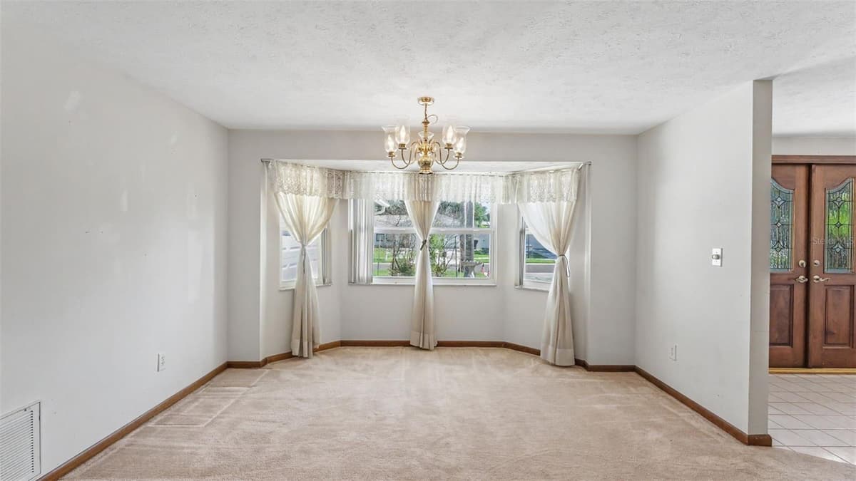 601 FIELDSTONE DRIVE — photo 14 of 50