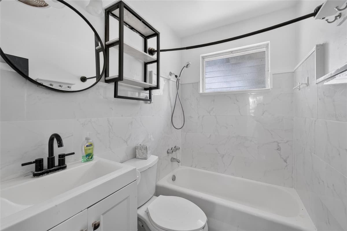 408 BERWICK AVENUE — photo 21 of 40