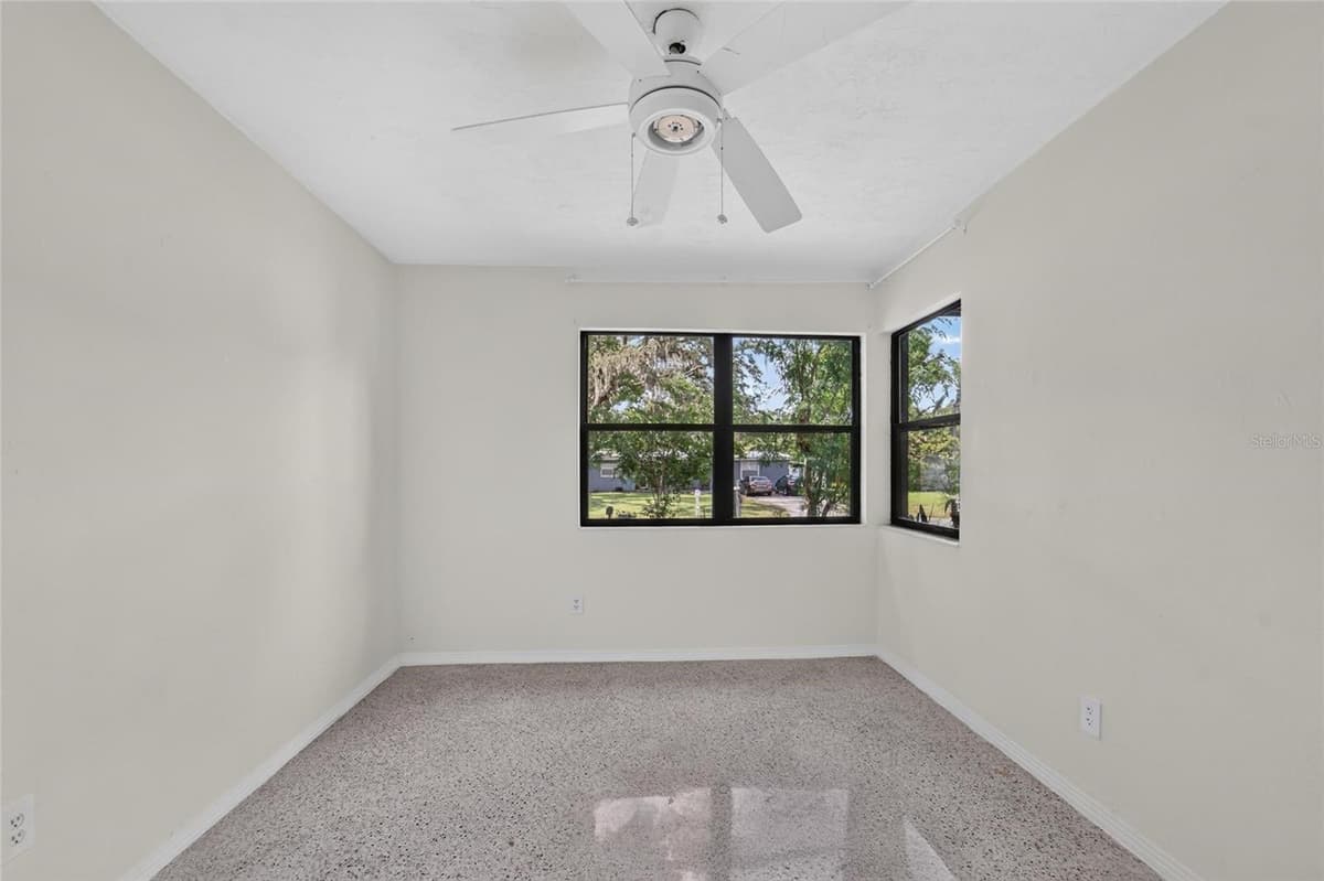 408 BERWICK AVENUE — photo 27 of 40