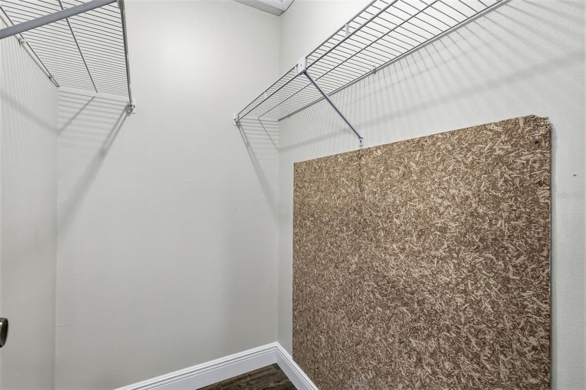 14499 SANDY DRIVE — photo 17 of 33