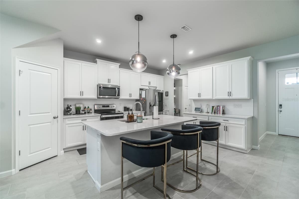 8518 PRIMROSE WILLOW PLACE — photo 13 of 27