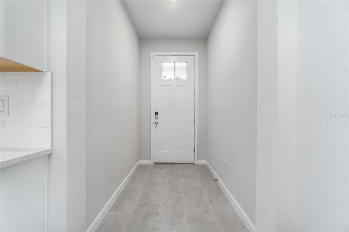 8518 PRIMROSE WILLOW PLACE — photo 5 of 27