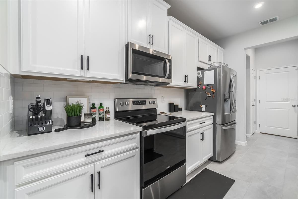 8518 PRIMROSE WILLOW PLACE — photo 10 of 27