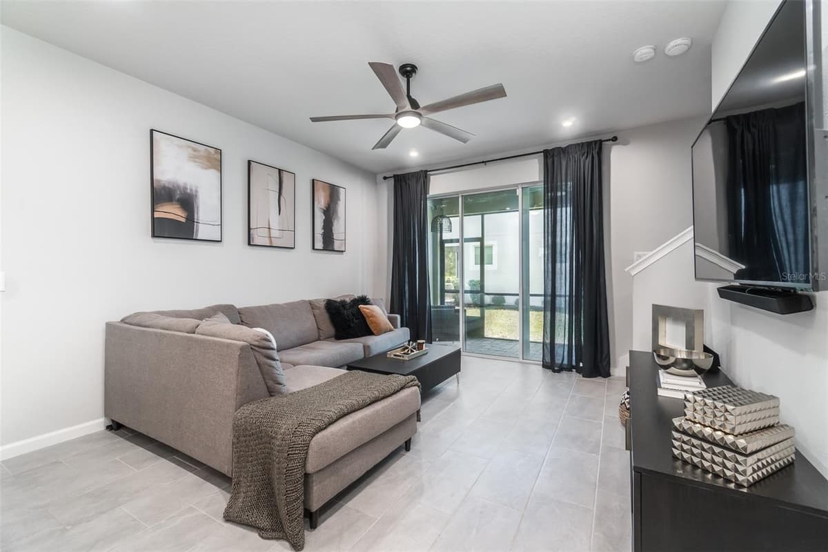 8518 PRIMROSE WILLOW PLACE — photo 17 of 27