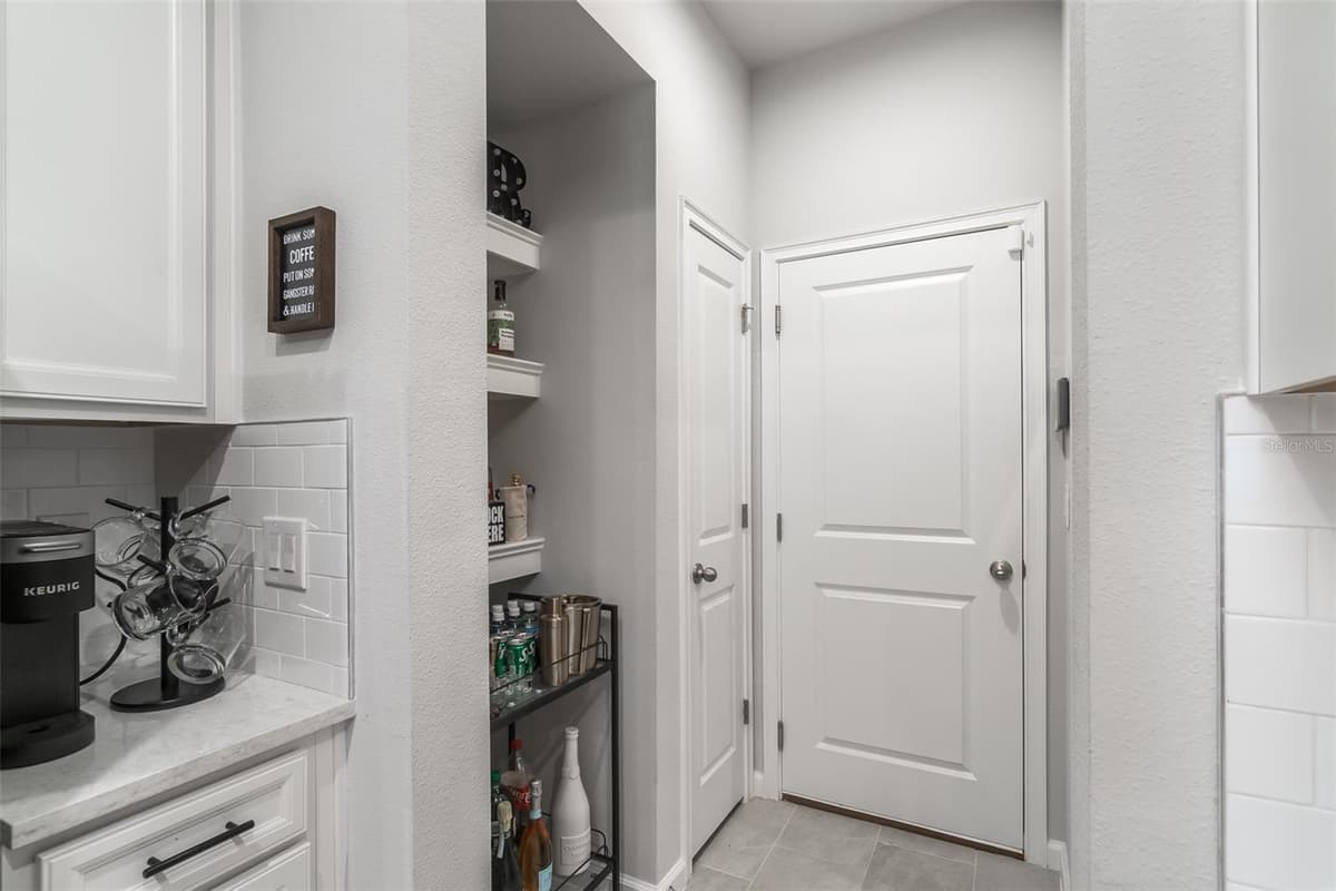 8518 PRIMROSE WILLOW PLACE — photo 11 of 27