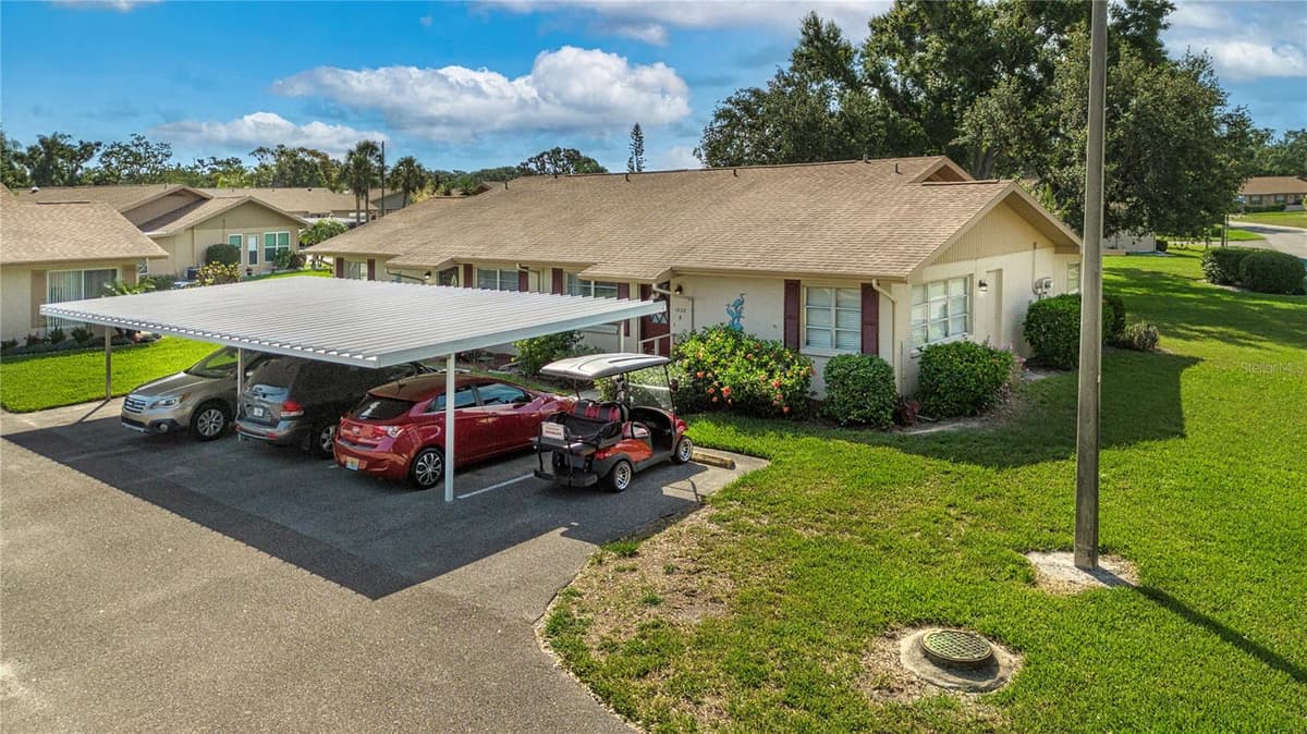 1828 FOXHUNT DRIVE — photo 2 of 34