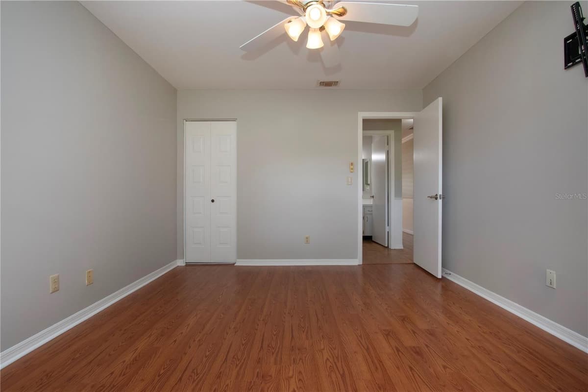 1828 FOXHUNT DRIVE — photo 23 of 34