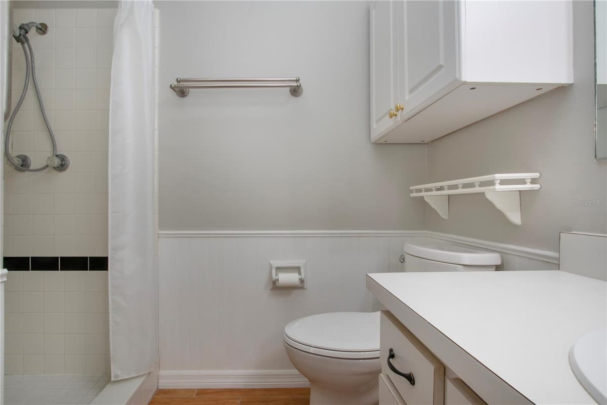 1828 FOXHUNT DRIVE — photo 26 of 34