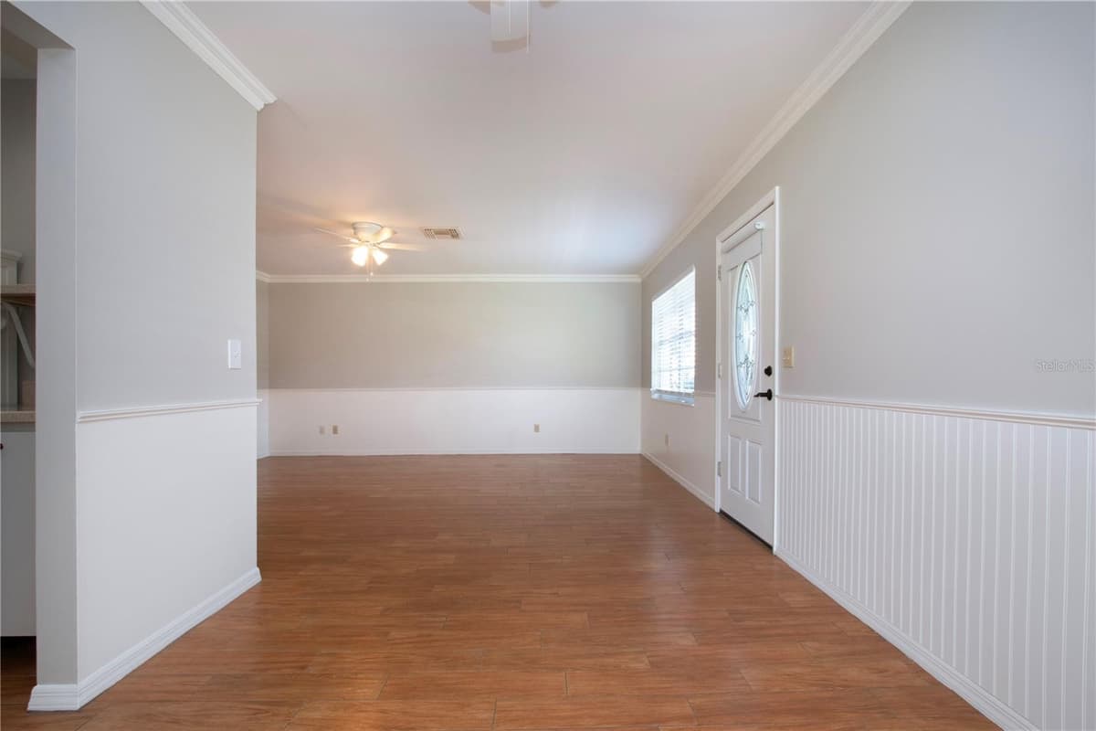 1828 FOXHUNT DRIVE — photo 10 of 34