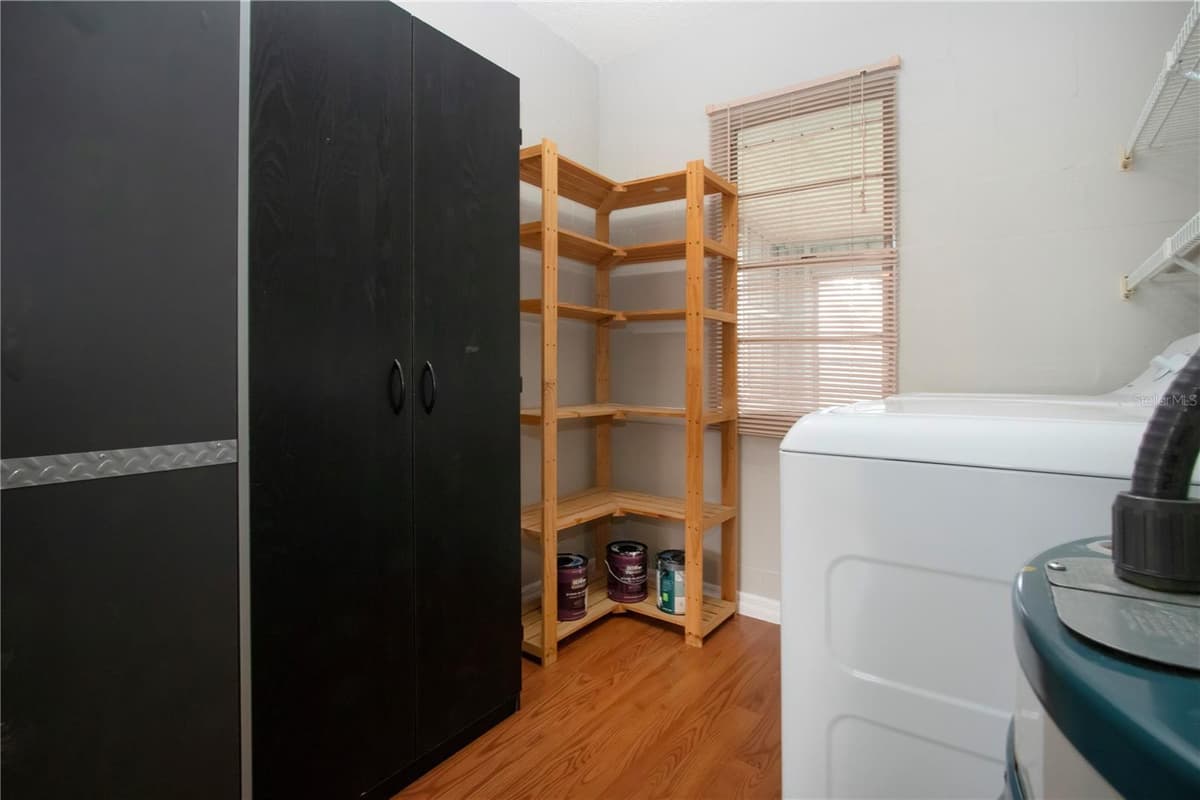 1828 FOXHUNT DRIVE — photo 14 of 34