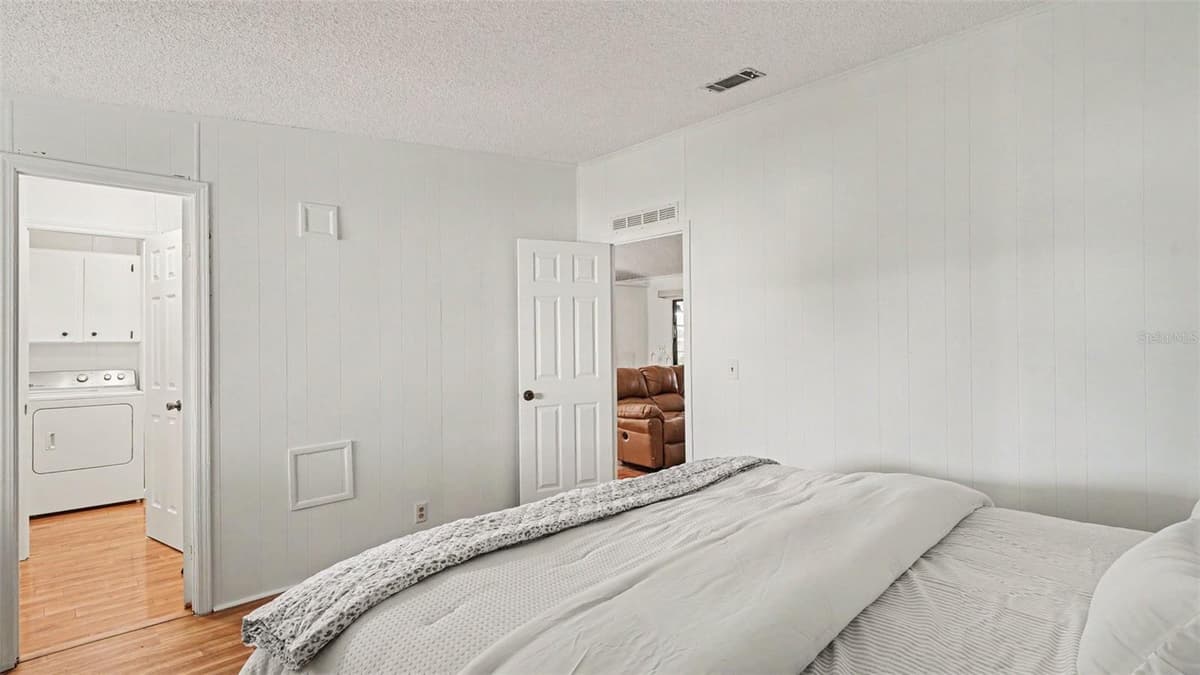 8430 IMPERIAL CIRCLE — photo 23 of 34