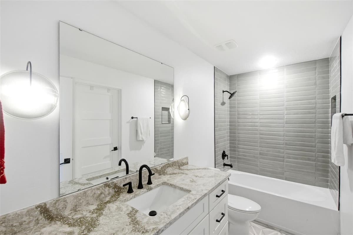 281 BREWER AVENUE — photo 37 of 54