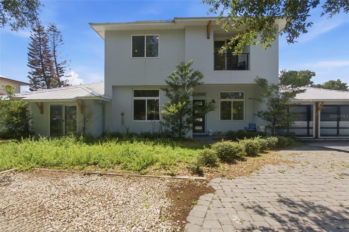 281 BREWER AVENUE — photo 2 of 54