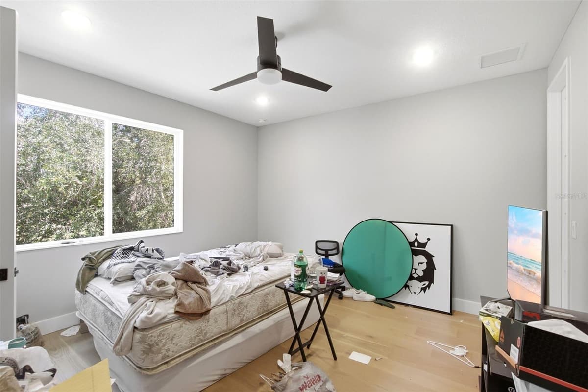 281 BREWER AVENUE — photo 33 of 54