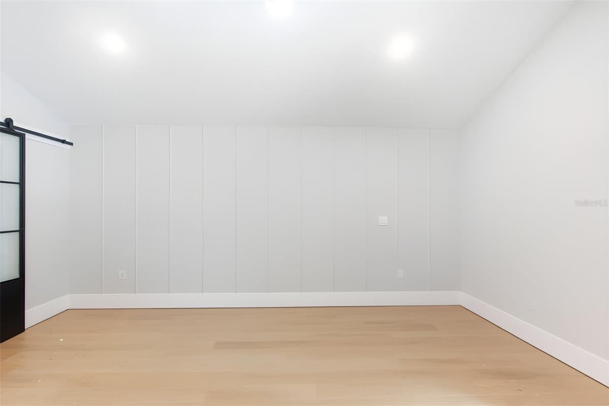 281 BREWER AVENUE — photo 47 of 54