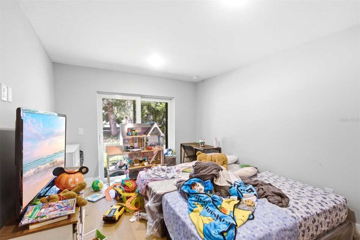 281 BREWER AVENUE — photo 38 of 54