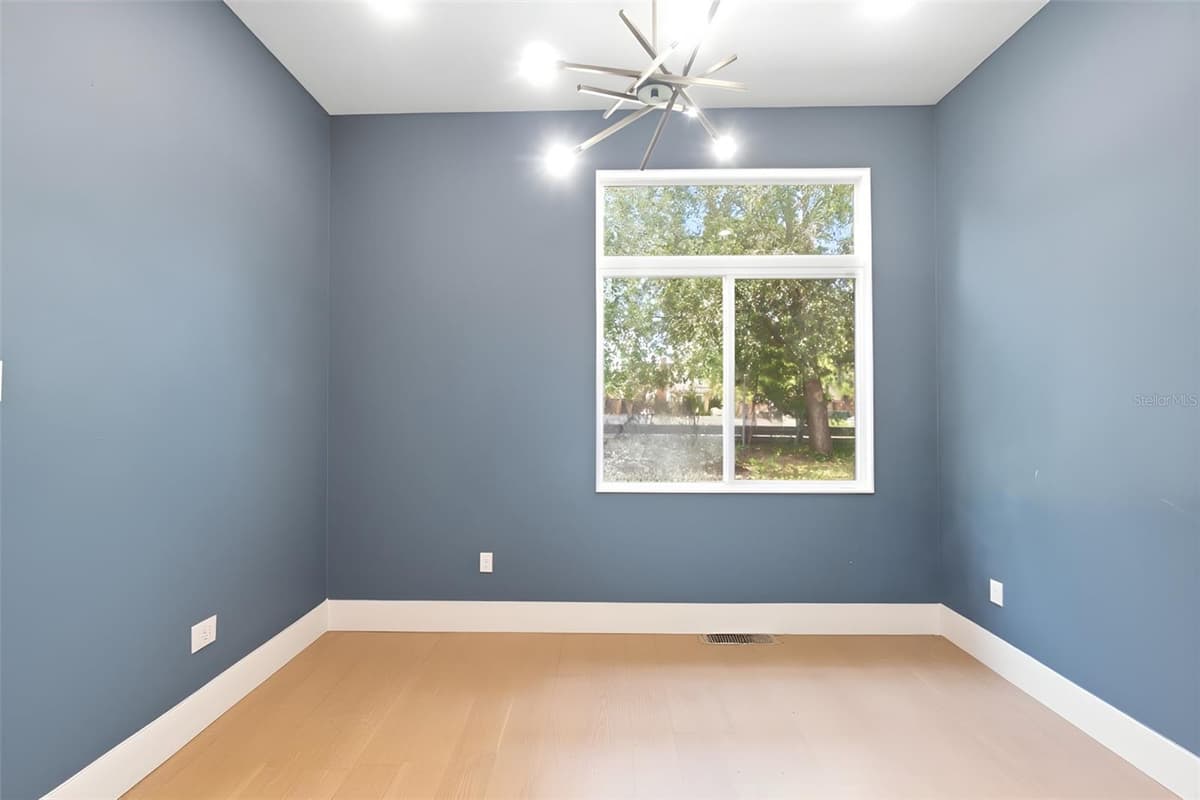 281 BREWER AVENUE — photo 51 of 54