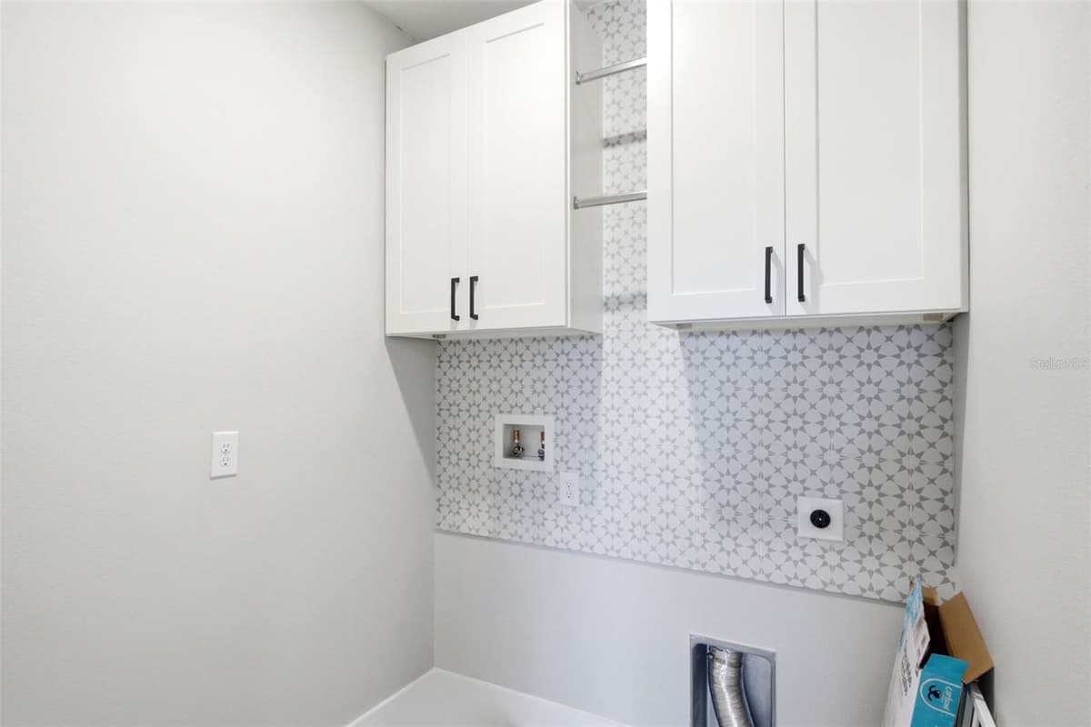 281 BREWER AVENUE — photo 40 of 54