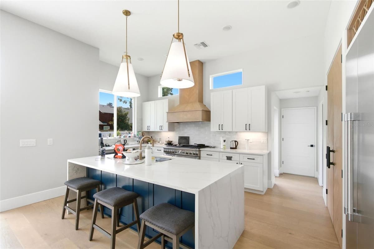 281 BREWER AVENUE — photo 23 of 54