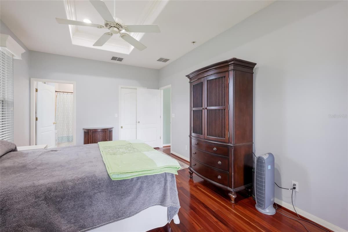 645 PINE STREET — photo 16 of 34
