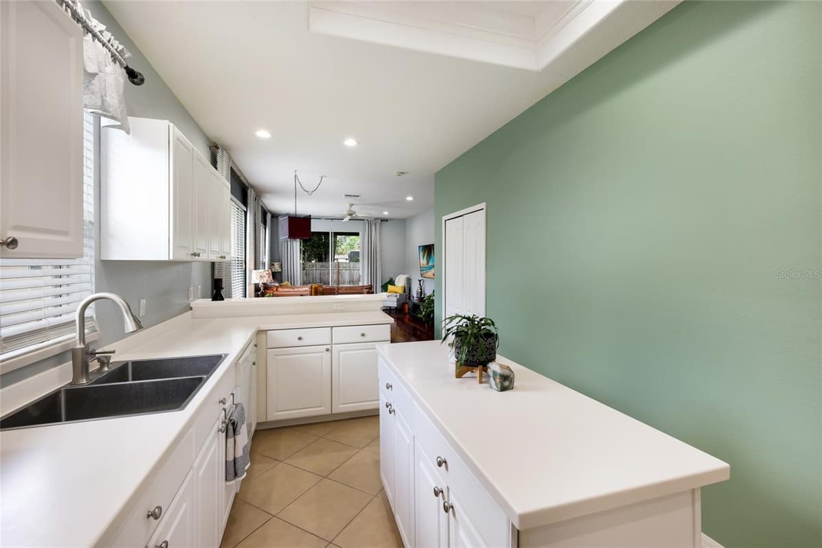 645 PINE STREET — photo 6 of 34