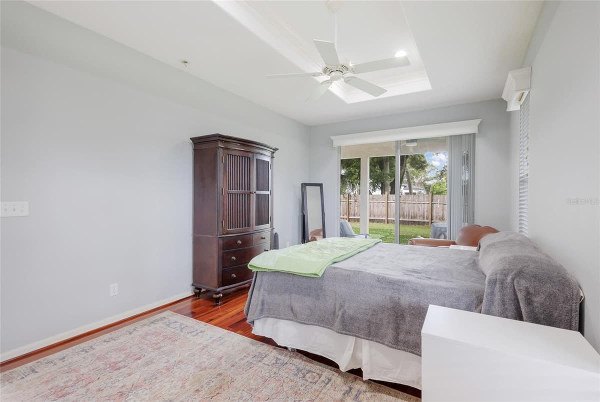 645 PINE STREET — photo 15 of 34