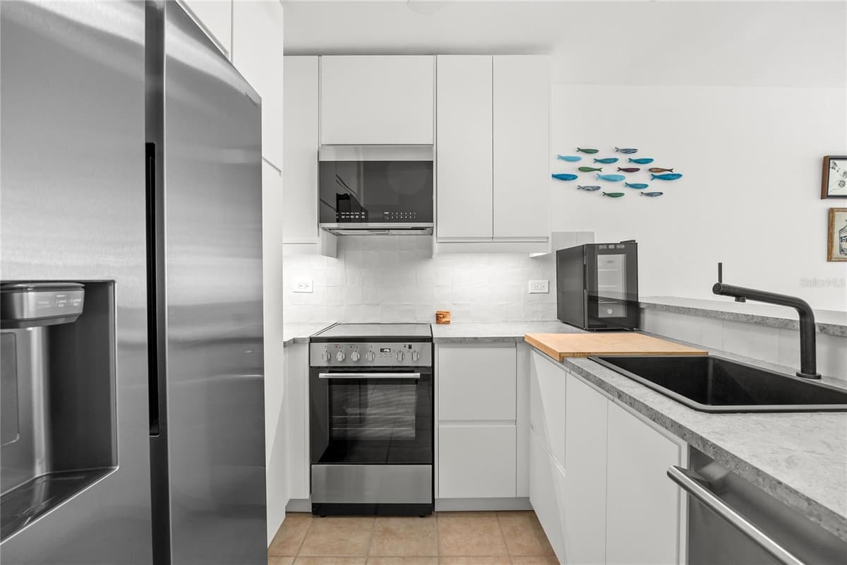 Haudimar Beach Apartments 400 4466 ROAD — photo 11 of 29