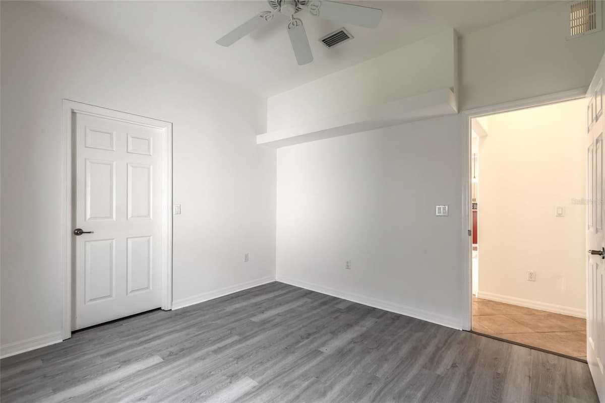 5912 PLAINVIEW DRIVE — photo 20 of 47