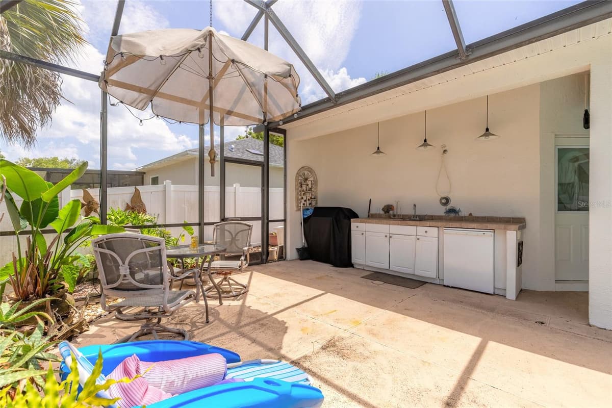 5912 PLAINVIEW DRIVE — photo 31 of 47