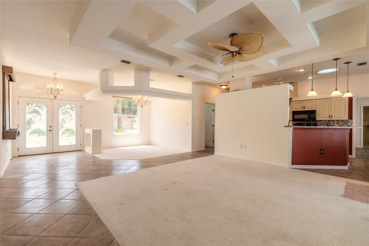 5912 PLAINVIEW DRIVE — photo 9 of 47