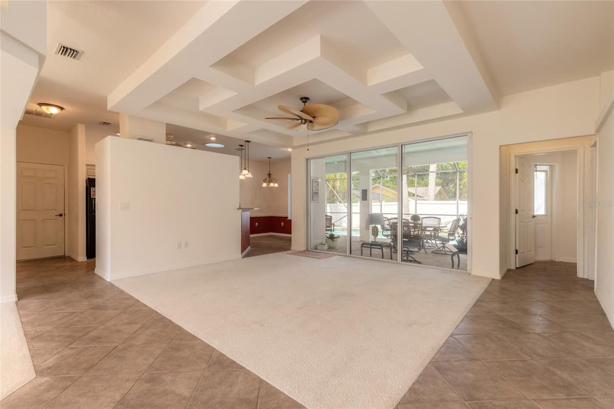 5912 PLAINVIEW DRIVE — photo 8 of 47
