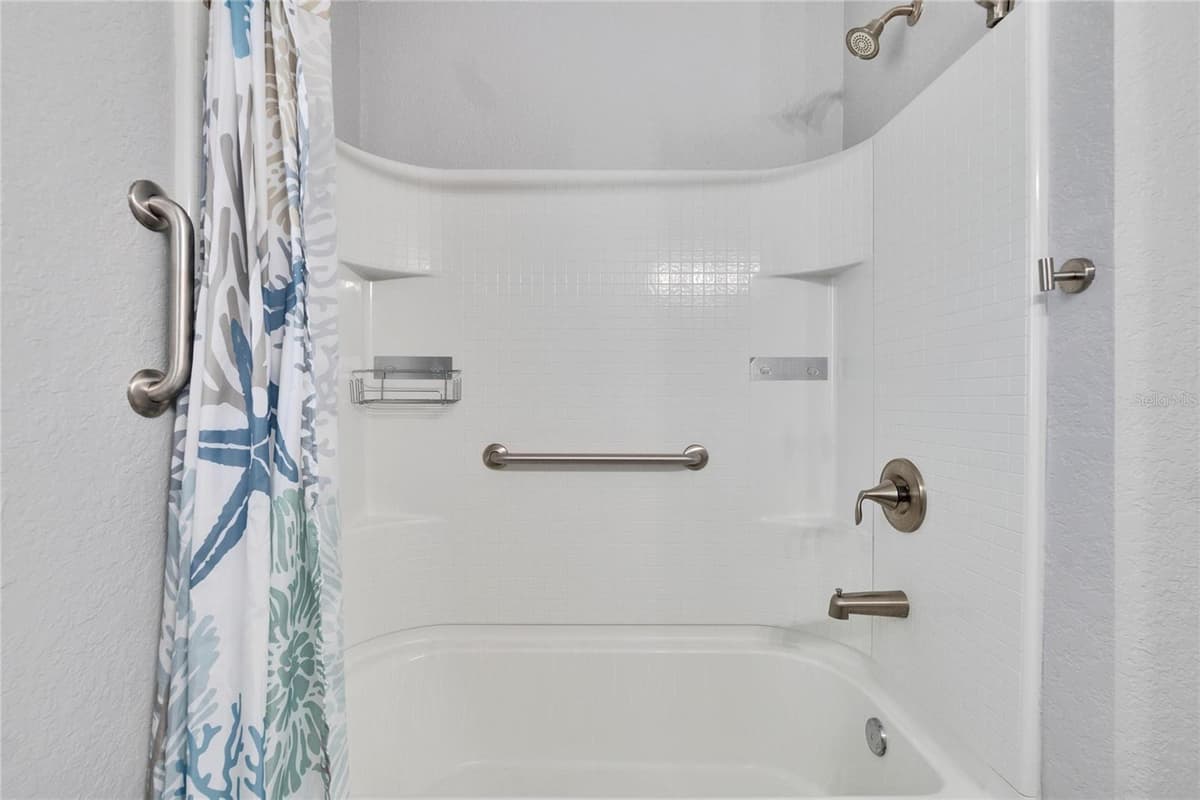 14525 SCOTTBURGH GLEN DRIVE — photo 13 of 56